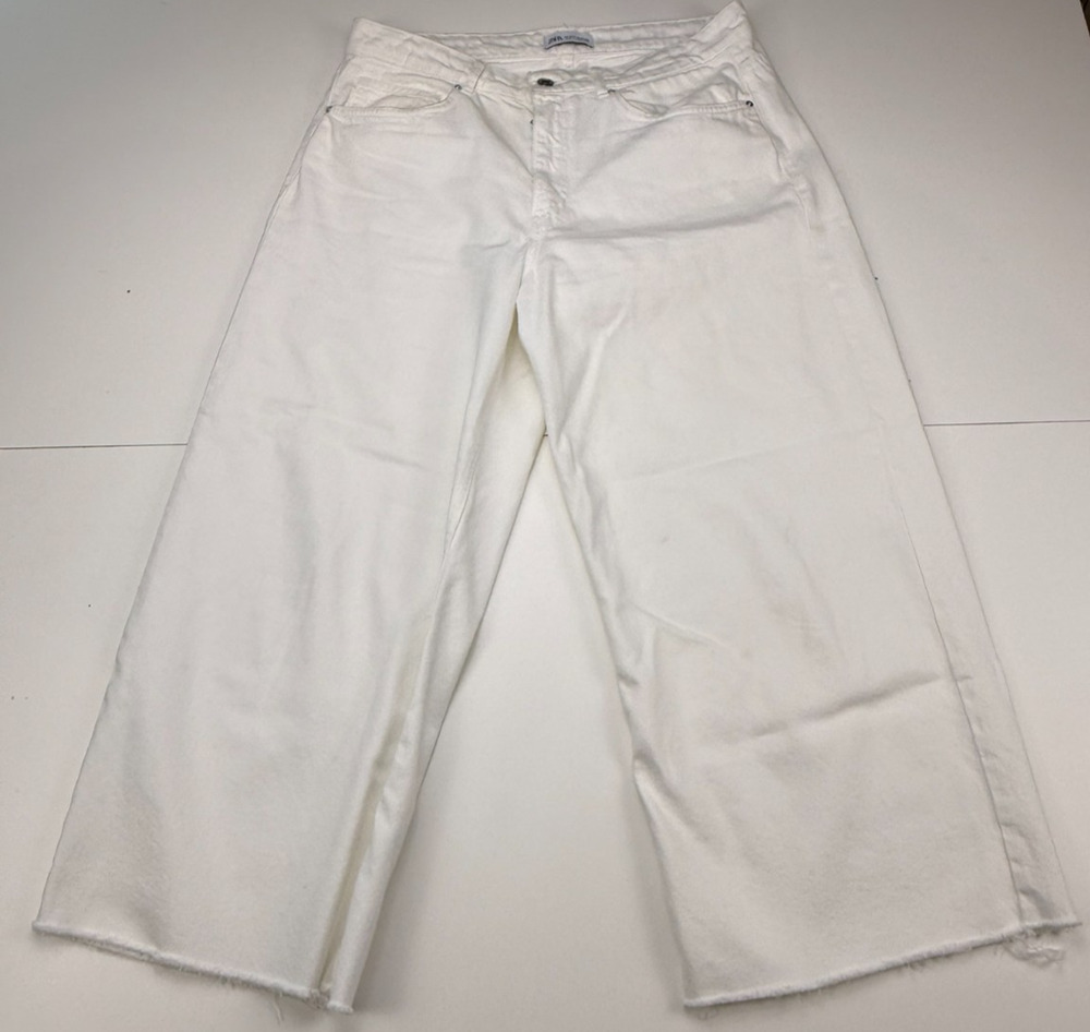 ZARA Women's White Wide Leg Raw Hem Cropped Jeans Size 10 High Rise Denim